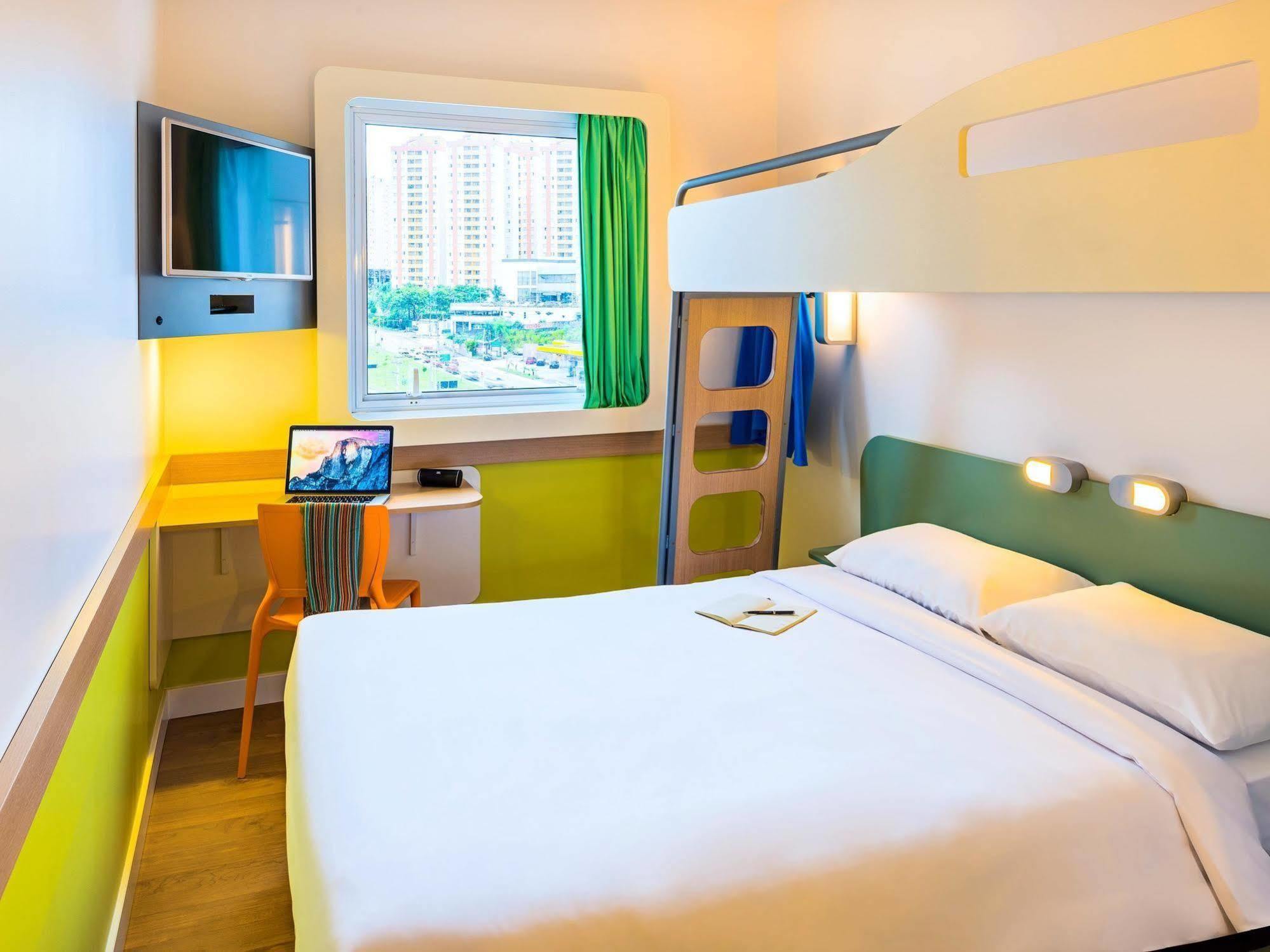 Ibis Budget Shopping